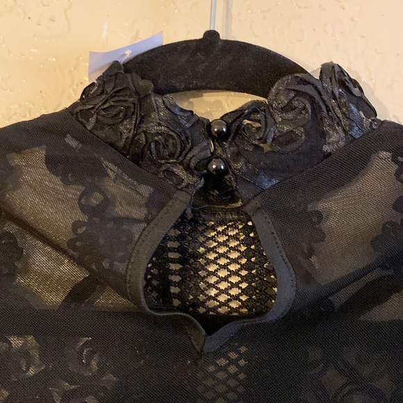 Festival Lace Crop top - Picture 6 of 9